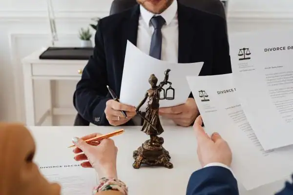 our fees Penrith from EH Mediation - image of couple in joint mediation meeting
